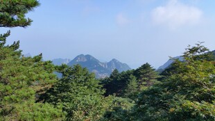 山林景色 远处山峦
