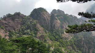 壮丽黄山山峰景色