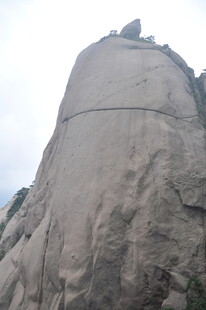 巍峨壮观的奇特山石