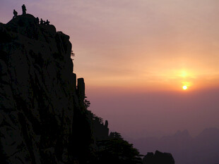 山顶观日落美景