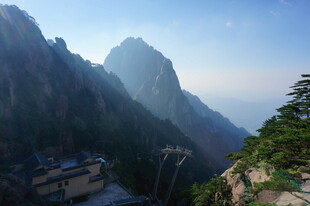 壮丽黄山山峰景色