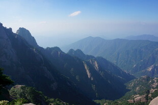 壮丽山景展现自然之美