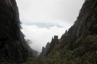 山间云海景观 壮美如画