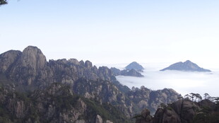 壮美黄山山峦云雾景观