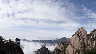 黄山云海壮丽山景