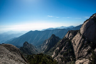 壮丽山景 巍峨群山入眼帘