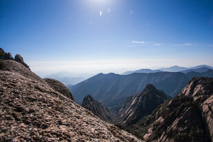 高山之巅壮丽风光