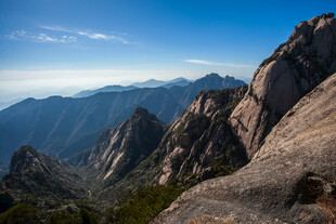 壮丽山景展现自然之美