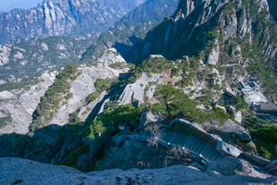 壮丽山景俯瞰图