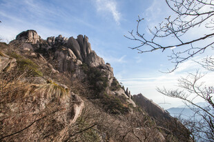 巍峨山峰 尽显自然壮美