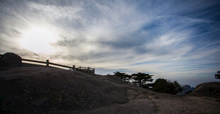 海边日落时分的美丽景致