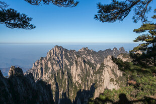壮丽黄山景色 奇峰入云