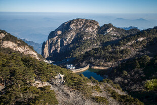 山海相依的秀丽自然景观