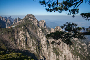 壮丽黄山奇峰与松景