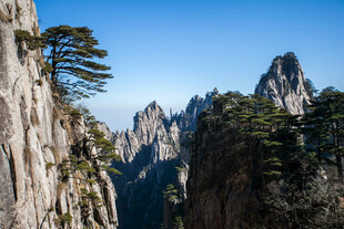 壮丽黄山奇峰景观