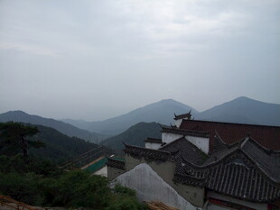 山间中式建筑景观