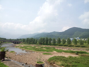 乡村河畔自然风光美景