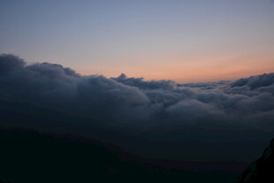 云海之上的梦幻暮色