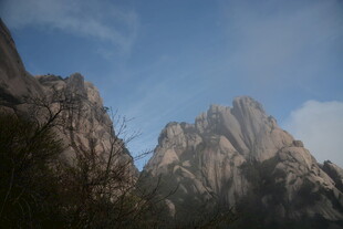 巍峨壮丽的高山景观