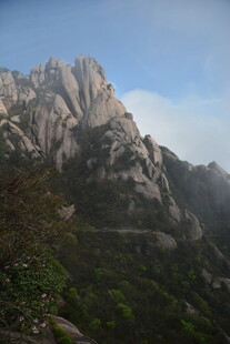 巍峨壮丽的高山景致
