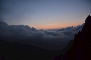 山间云海日出美景