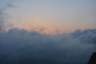 云海之上的梦幻天际