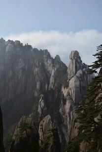 巍峨壮丽的高山景观
