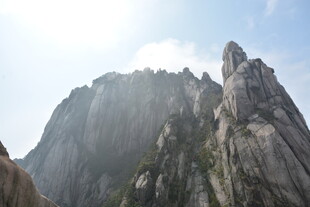 巍峨壮丽的高山景观