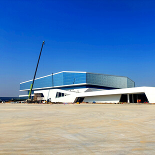 现代风格机场建筑外观