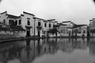 江南水乡古建筑倒影