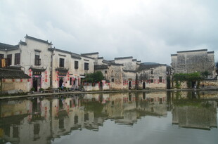 江南水乡古建筑倒影美景