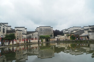 江南水乡湖畔古建筑景观