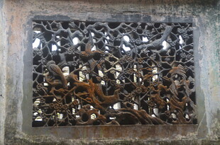 传统木雕窗棂艺术展示