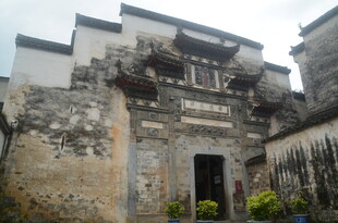 古老徽派建筑的斑驳之美