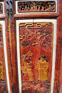 中式木雕人物屏风