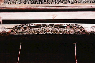 中式木雕横梁细节展示