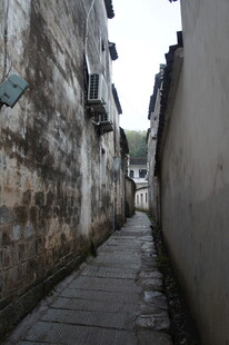 古老狭窄的小巷