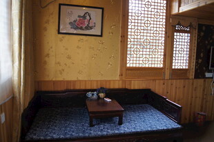 日式榻榻米房间温馨一角