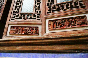 中式木雕窗棂精美细节