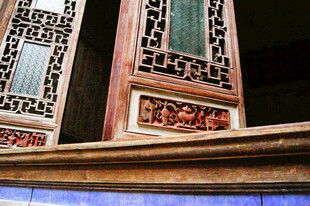 中式雕花门窗细节展示