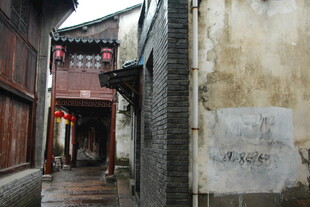 古巷深幽处的中式建筑