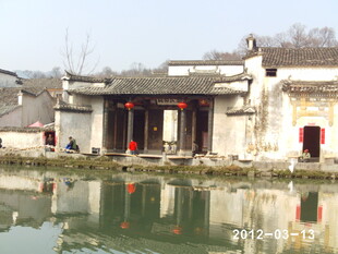 江南水乡古宅映于碧水