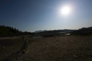 旷野上的耀眼阳光