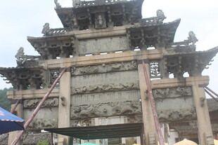 古牌坊修缮现场