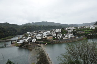 江南水乡临河村落景致