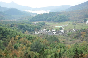 山间村落风景如画