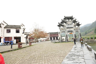 古村街道与传统建筑景观