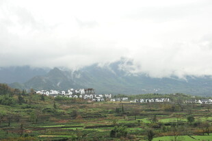 山间村落田园风光美景