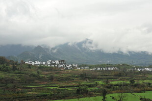 山村田园风光 云雾缭绕