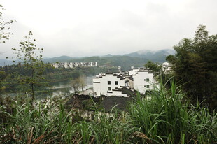 山间村落景致